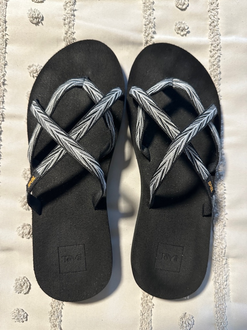 Teva Black Sandals with Striped Gray-White Cross Straps Women’s Sz 11